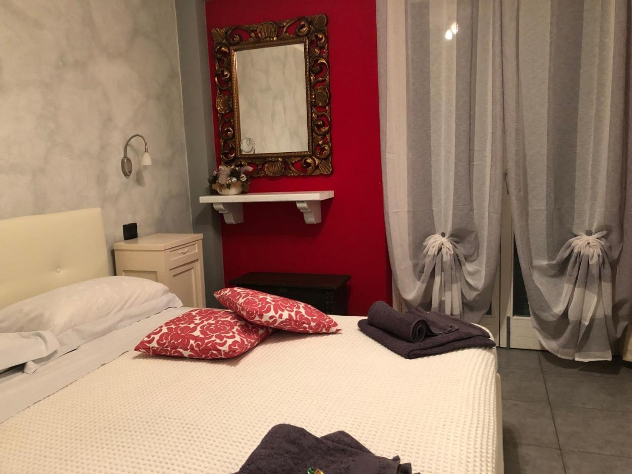 Tremezzina Appartamento Red & Grey Mezzegra Exterior foto